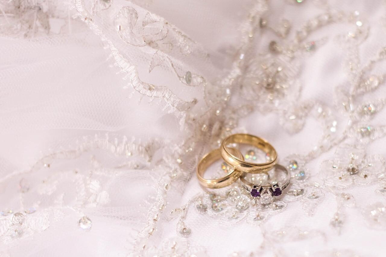 rings, wedding, dress-1979943.jpg